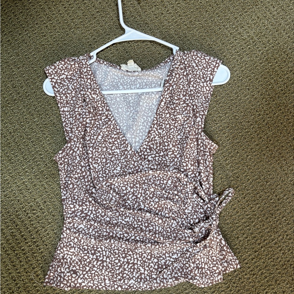 Meraki Brown and White Sleeveless Wrap Blouse